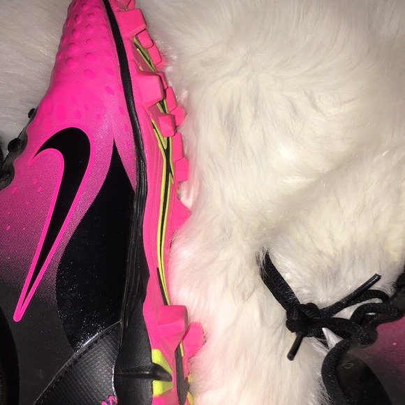 Nike cleats 😍 - Picture 2 of 6